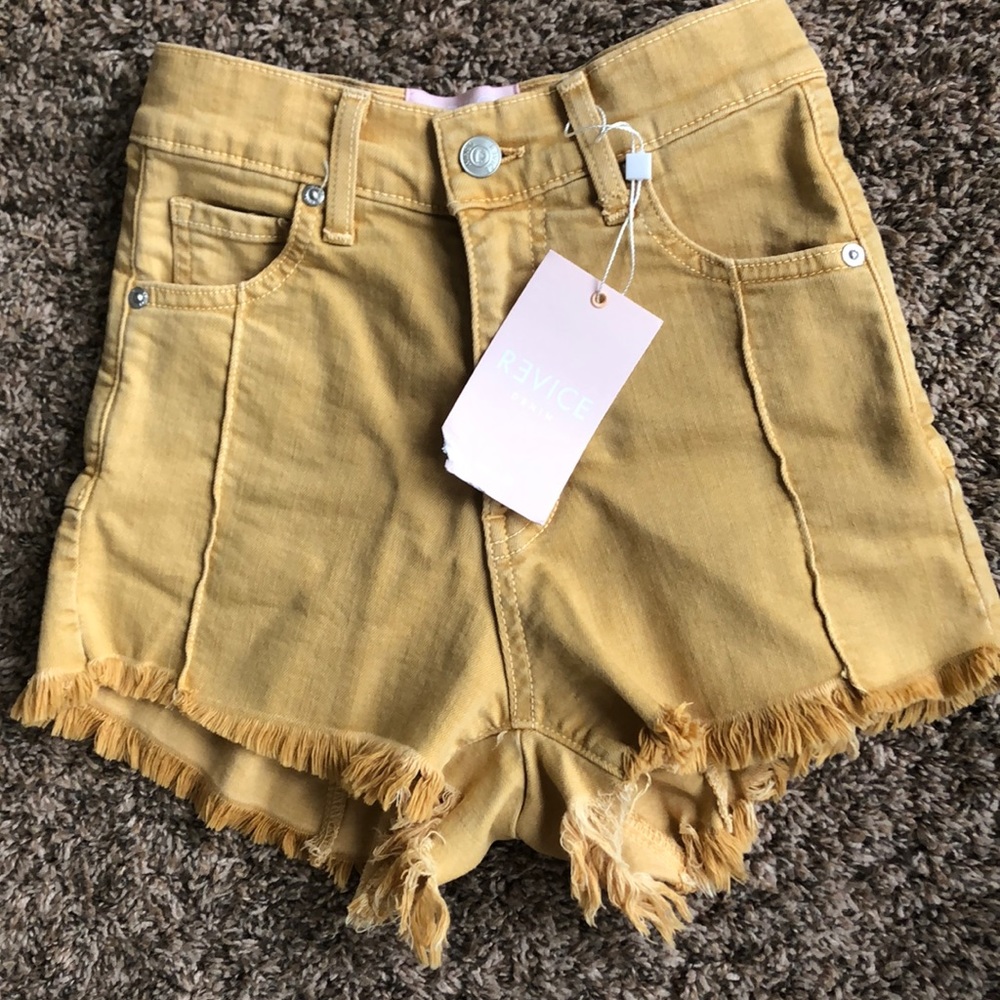 REVICE Venus Cutoffs/ sunny honey